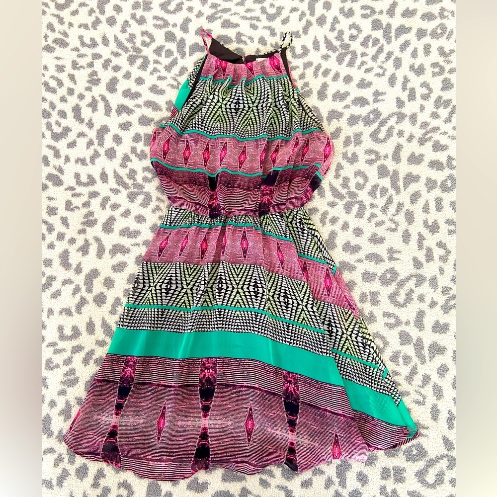 LUSH PRINTED DRESS SIZE XS